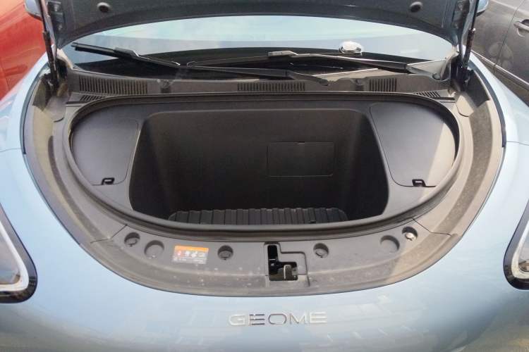 Used Geely Galaxy Geome 2025 310km Youth Edition Engine Bay