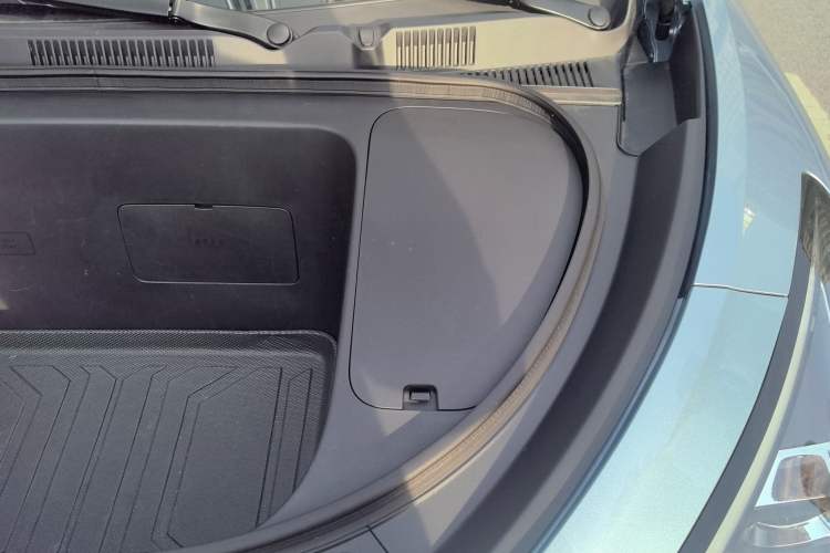 Used Geely Galaxy Geome 2025 UP 410km Exploration Edition Engine Bay Left