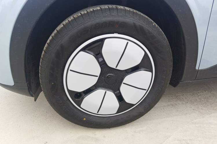 Used Geely Galaxy Geome 2025 310km Youth Edition Exterior 4