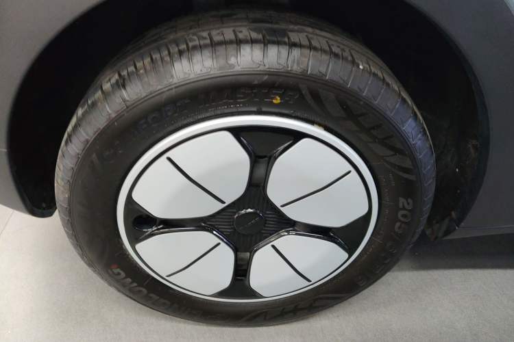 Used Geely Galaxy Geome 2025 310km Youth Edition Exterior 3