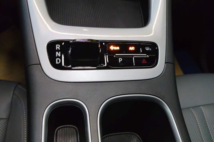 Used Geely Galaxy Geome 2025 310km Youth Edition Gear Lever