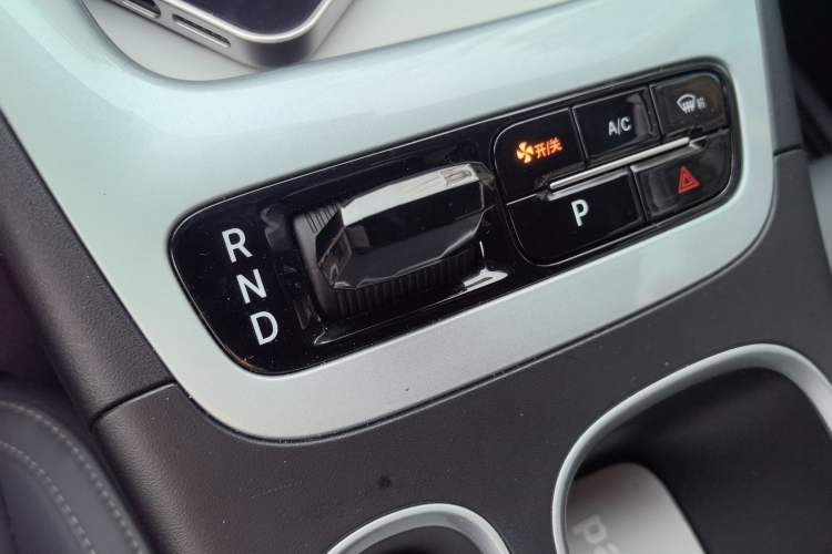 Used Geely Galaxy Geome 2025 UP 410km Exploration Edition Gear Lever