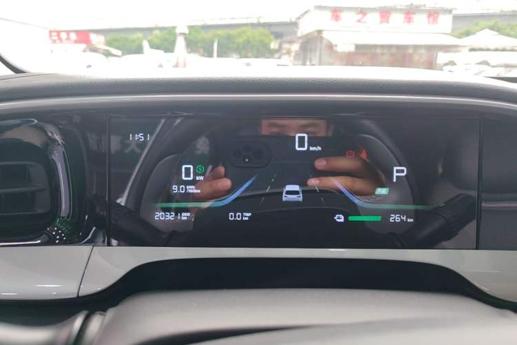 Used Geely Galaxy Geome 2025 310km Youth Edition Instrument Cluster