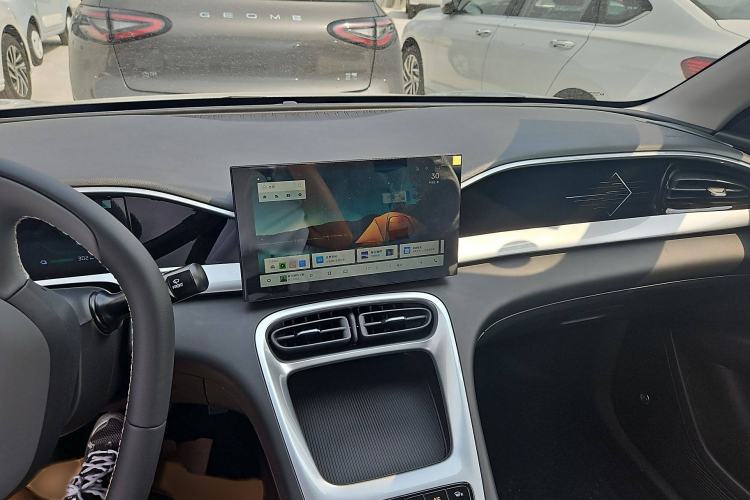 Used Geely Galaxy Geome 2025 310km Youth Edition Interior 3