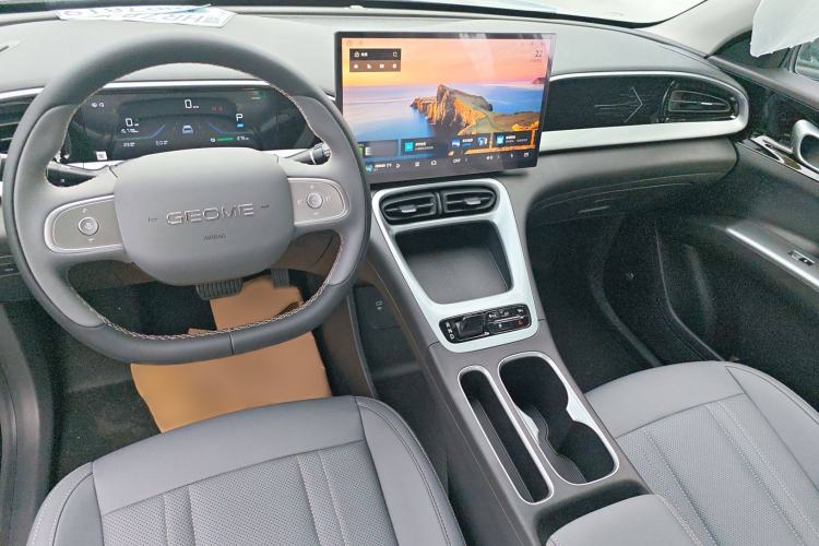 Used Geely Galaxy Geome 2025 310km Dream Edition Interior 3