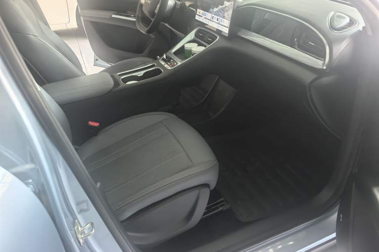 Used Geely Galaxy Geome 2025 310km Dream Edition Interior 5