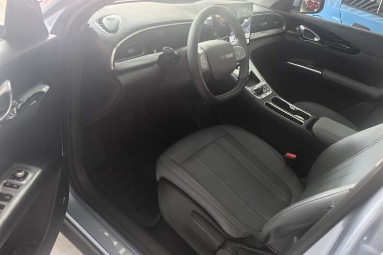 Used Geely Galaxy Geome 2025 310km Dream Edition Interior 6