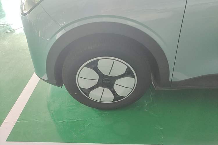 Used Geely Galaxy Geome 2025 310km Youth Edition Left Front Wheel Hub