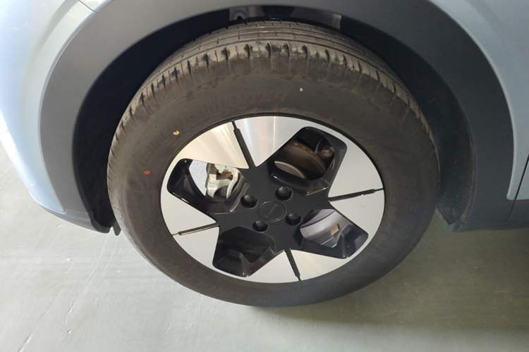Used Geely Galaxy Geome 2025 310km Dream Edition Left Front Wheel Hub