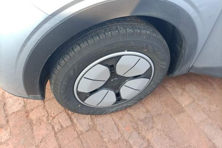 Used Geely Galaxy Geome 2025 310km Youth Edition Left Front Wheel Hub