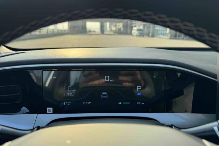 Used Geely Galaxy Geome 2025 310km Dream Edition Odometer Close Up