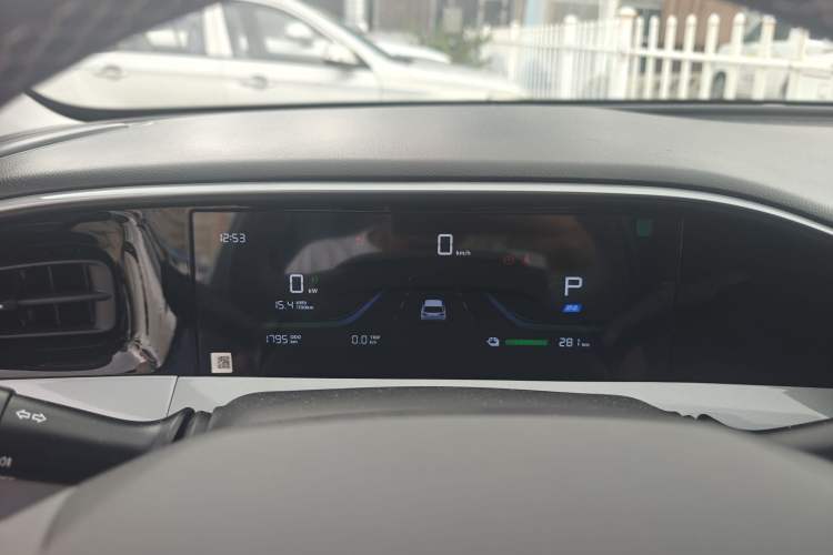 Used Geely Galaxy Geome 2025 310km Youth Edition Odometer Close Up