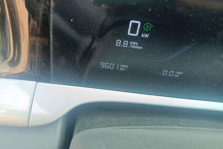 Used Geely Galaxy Geome 2025 310km Youth Edition Odometer Close Up
