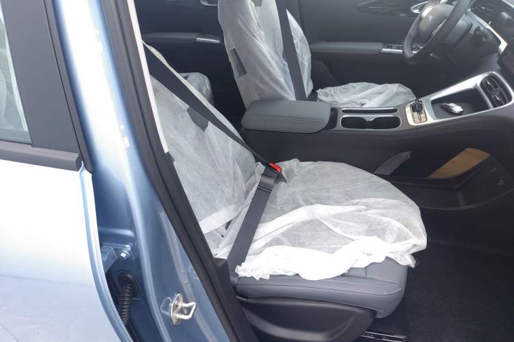 Used Geely Galaxy Geome 2025 310km Youth Edition Right Front Seat