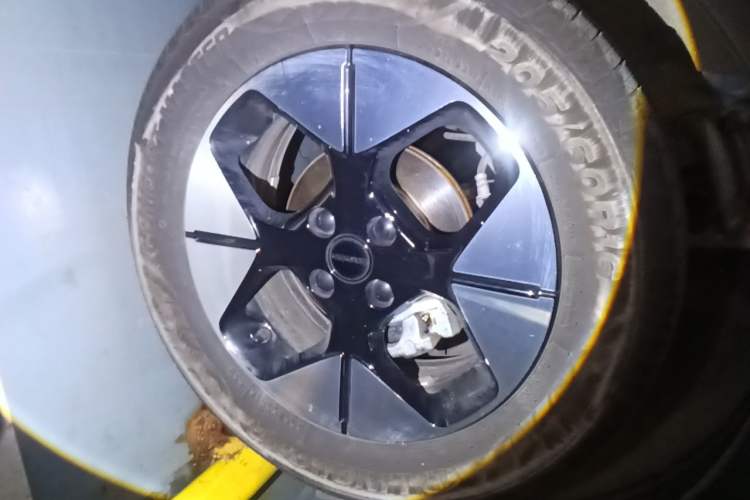 Used Geely Galaxy Geome 2025 310km Dream Edition Right Front Wheel Hub
