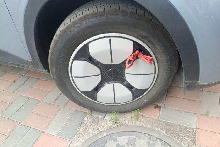 Used Geely Galaxy Geome 2025 310km Youth Edition Right Front Wheel Hub