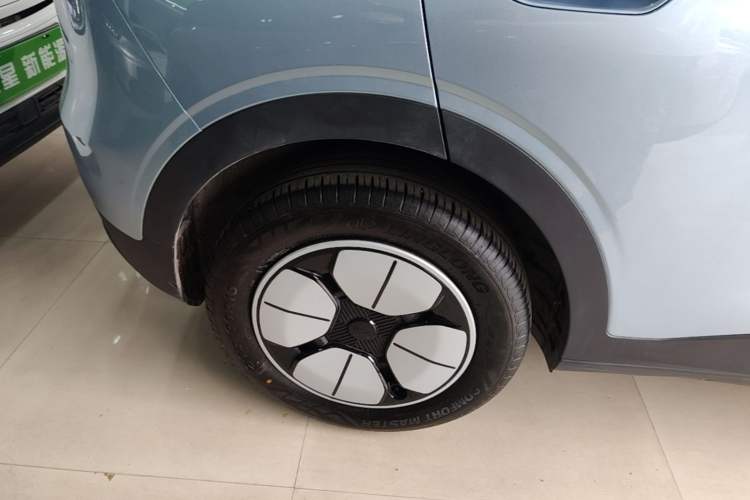 Used Geely Galaxy Geome 2025 310km Youth Edition Right Rear Wheel Hub