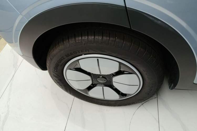 Used Geely Galaxy Geome 2025 310km Youth Edition Right Rear Wheel Hub