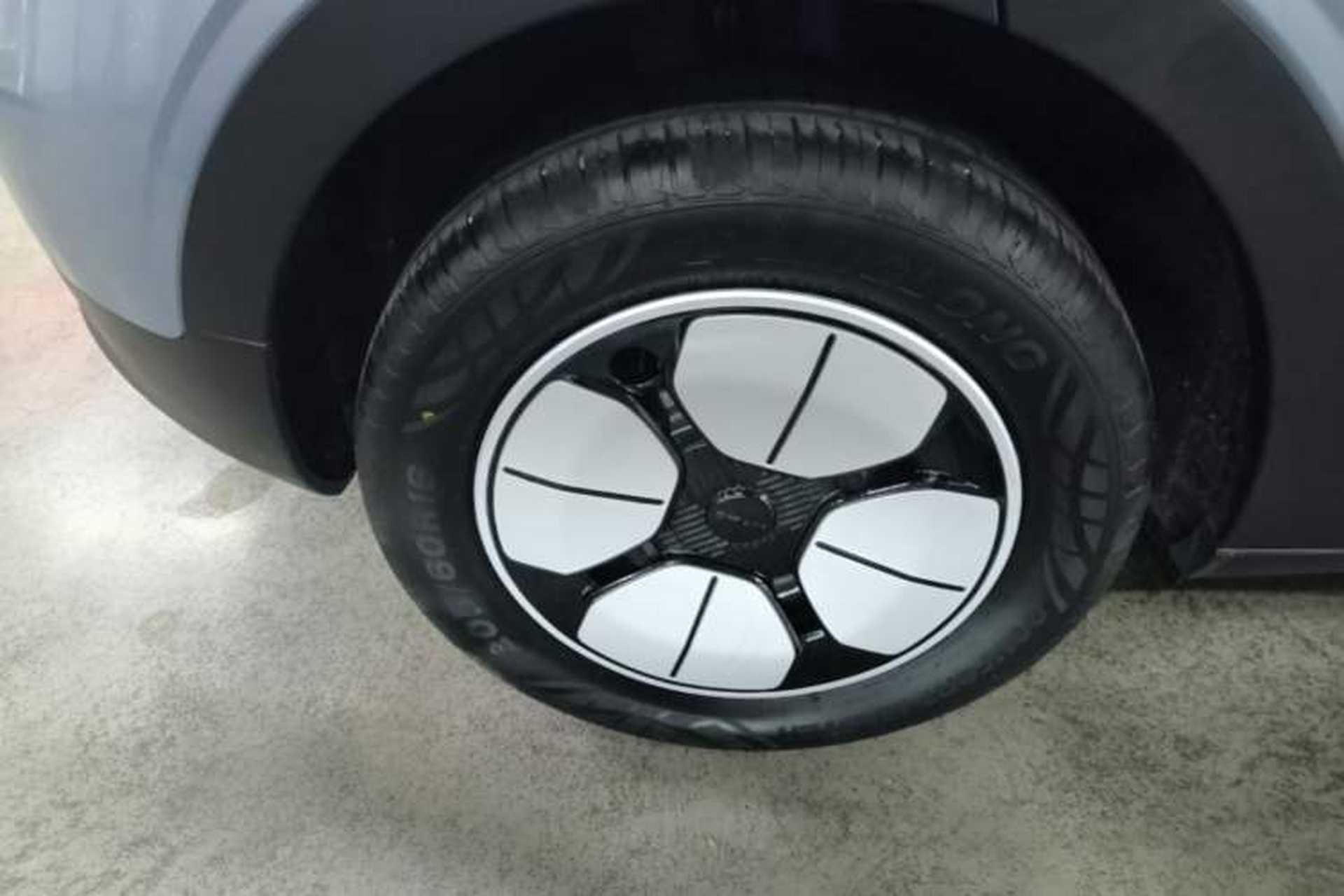 Used Geely Galaxy Geome 2025 310km Youth Edition Right Rear Wheel Hub