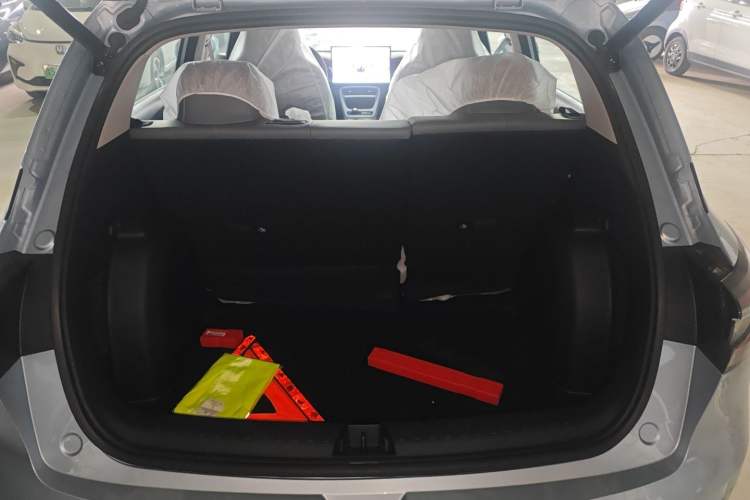 Used Geely Galaxy Geome 2025 310km Dream Edition Trunk