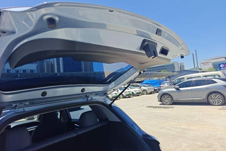 Used Geely Galaxy Geome 2025 310km Youth Edition Trunk