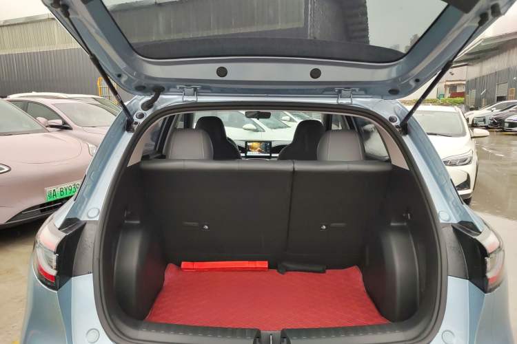 Used Geely Galaxy Geome 2025 310km Youth Edition Trunk