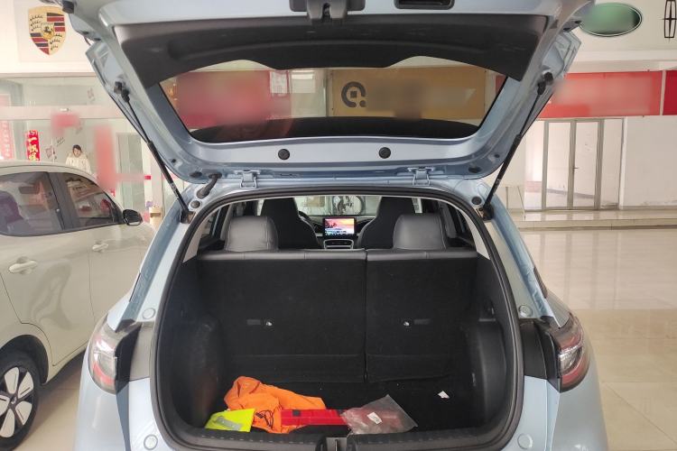 Used Geely Galaxy Geome 2025 410 km Free Version Trunk