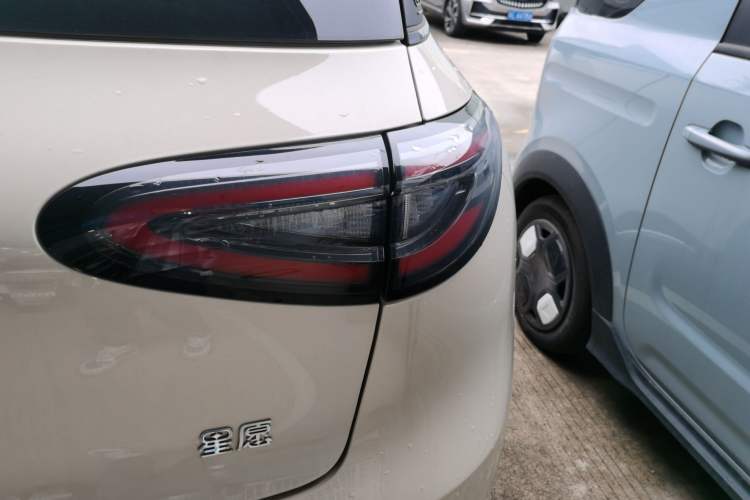Used Geely Galaxy Geome 2025 UP 410km Exploration+ Edition Exterior 3