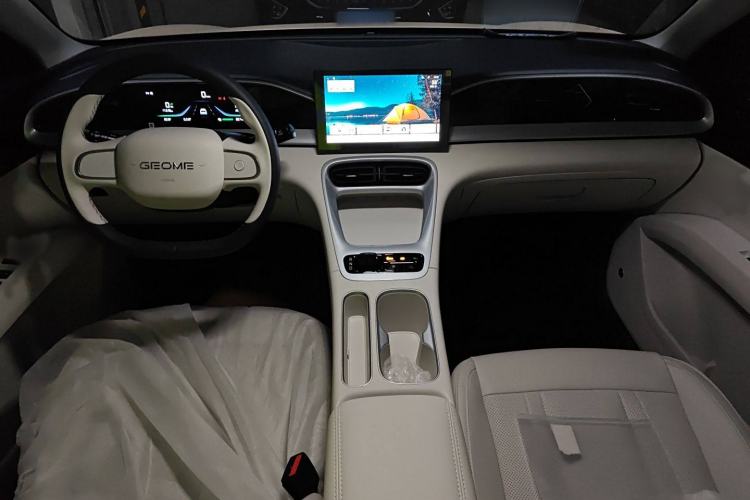 Used Geely Galaxy Geome 2025 310km Youth Edition Interior 3