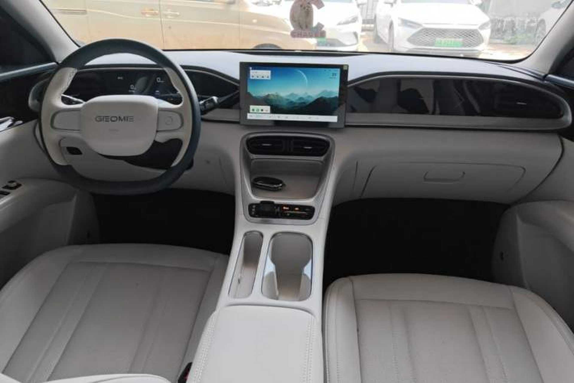 Used Geely Galaxy Geome 2025 310km Youth Edition Center Console