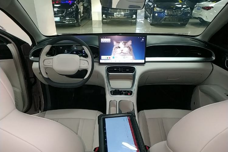 Used Geely Galaxy Geome 2025 UP 410km Exploration Edition Center Console