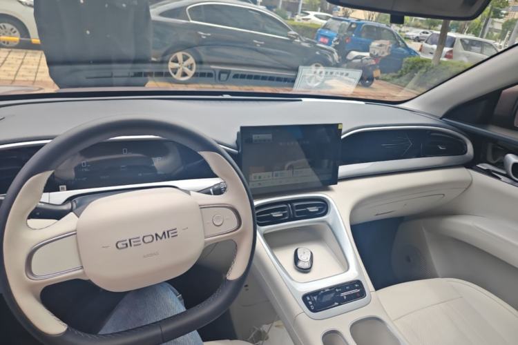 Used Geely Galaxy Geome 2025 310km Youth Edition Center Console