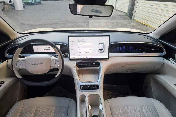 Used Geely Galaxy Geome 2025 UP 410km Exploration+ Edition Interior 1