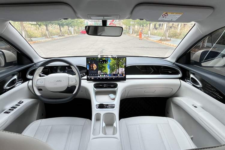 Used Geely Galaxy Geome 2025 310km Dream Edition Interior 3