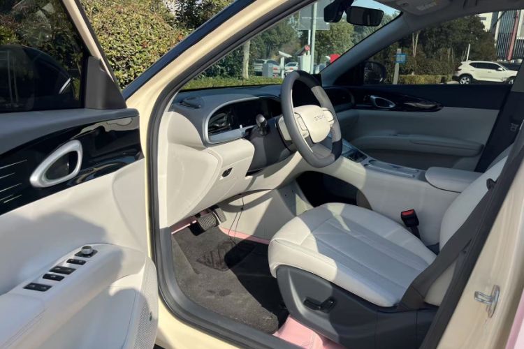 Used Geely Galaxy Geome 2025 UP 410km Exploration Edition Interior 3