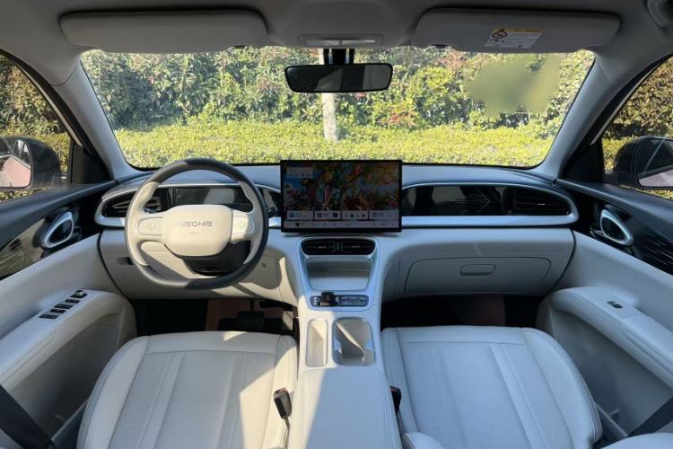 Used Geely Galaxy Geome 2025 UP 410km Exploration Edition Interior 4