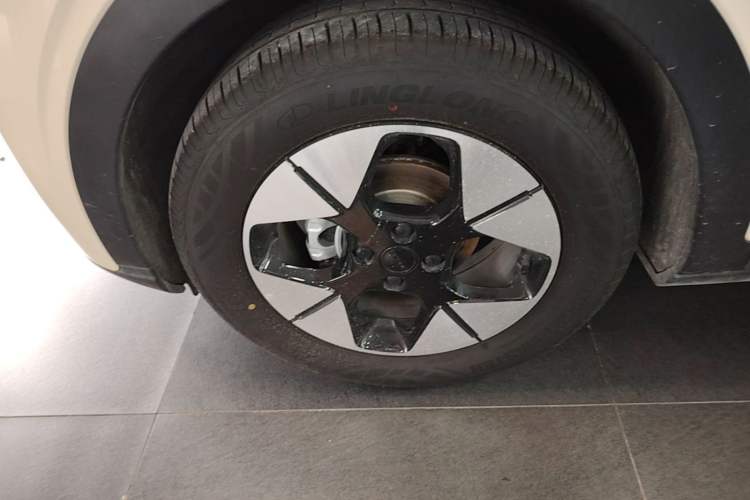 Used Geely Galaxy Geome 2025 UP 410km Exploration Edition Left Front Wheel Hub