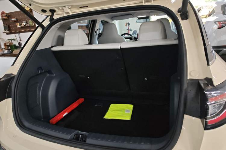 Used Geely Galaxy Geome 2025 UP 410km Exploration+ Edition Trunk