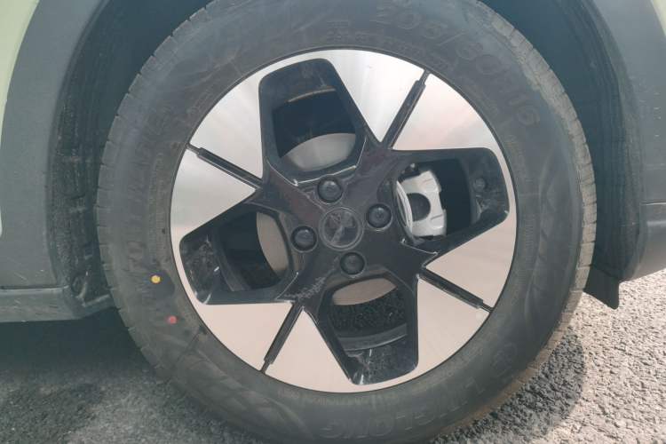 Used Geely Galaxy Geome 2025 310km Dream Edition Right Front Wheel Hub