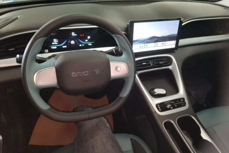 Used Geely Galaxy Geome 2025 410 km Free Version Center Console