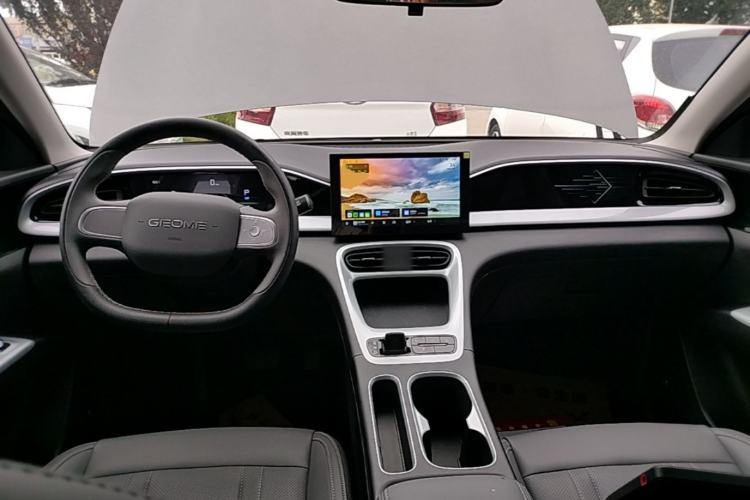 Used Geely Galaxy Geome 2025 310km Youth Edition Center Console