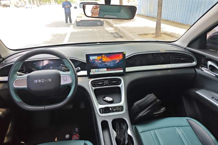 Used Geely Galaxy Geome 2025 310km Youth Edition Center Console
