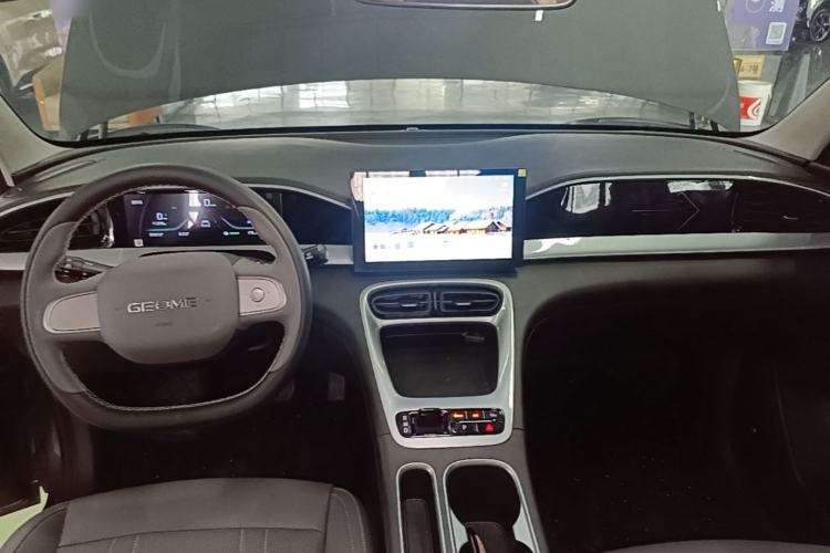 Used Geely Galaxy Geome 2025 310km Youth Edition Center Console
