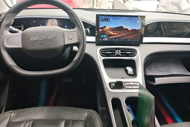 Used Geely Galaxy Geome 2025 310km Youth Edition Center Console