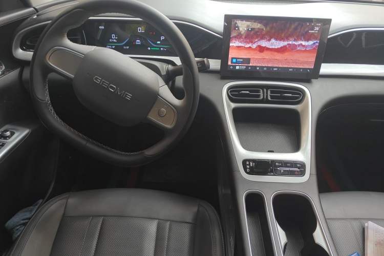 Used Geely Galaxy Geome 2025 310km Youth Edition Center Console