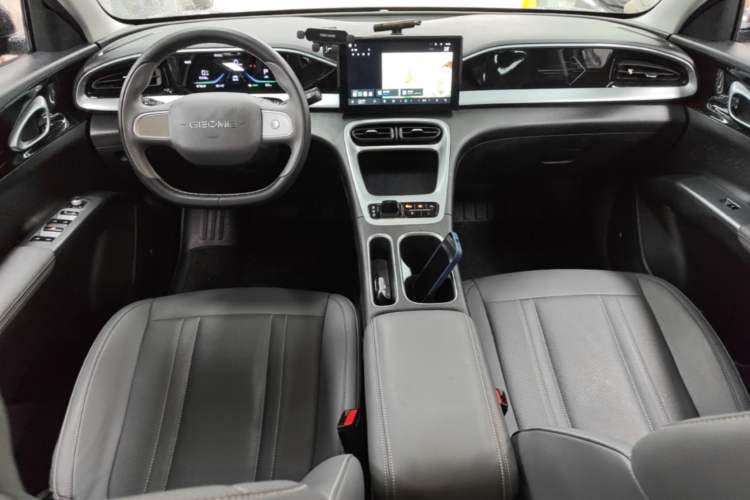 Used Geely Galaxy Geome 2025 310km Youth Edition Center Console
