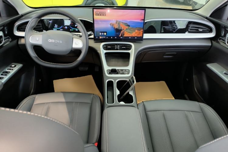 Used Geely Galaxy Geome 2025 UP 410km Exploration Edition Center Console