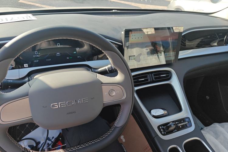 Used Geely Galaxy Geome 2025 310km Youth Edition Center Console