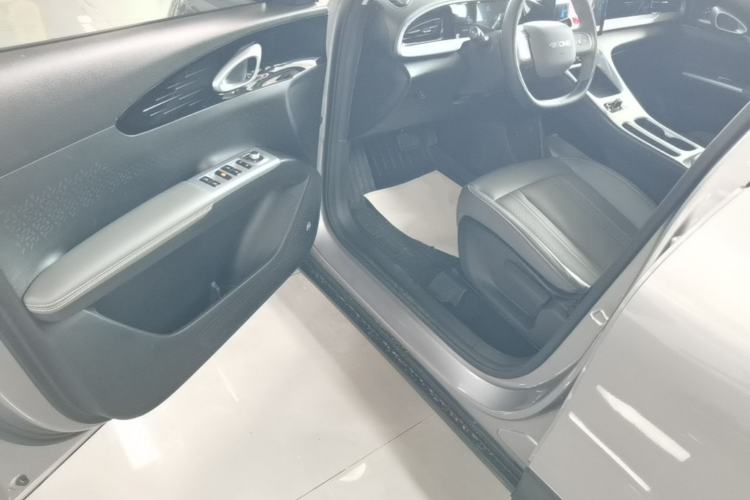 Used Geely Galaxy Geome 2025 410 km Free Version Driver Seat
