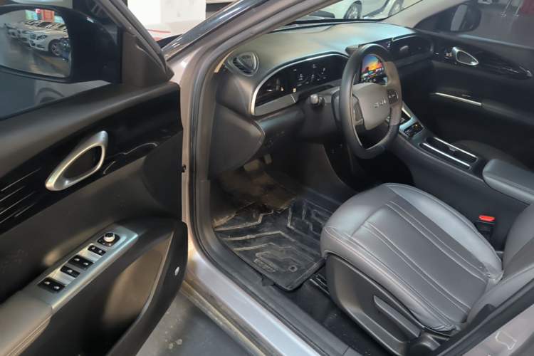 Used Geely Galaxy Geome 2025 310km Youth Edition Driver Seat